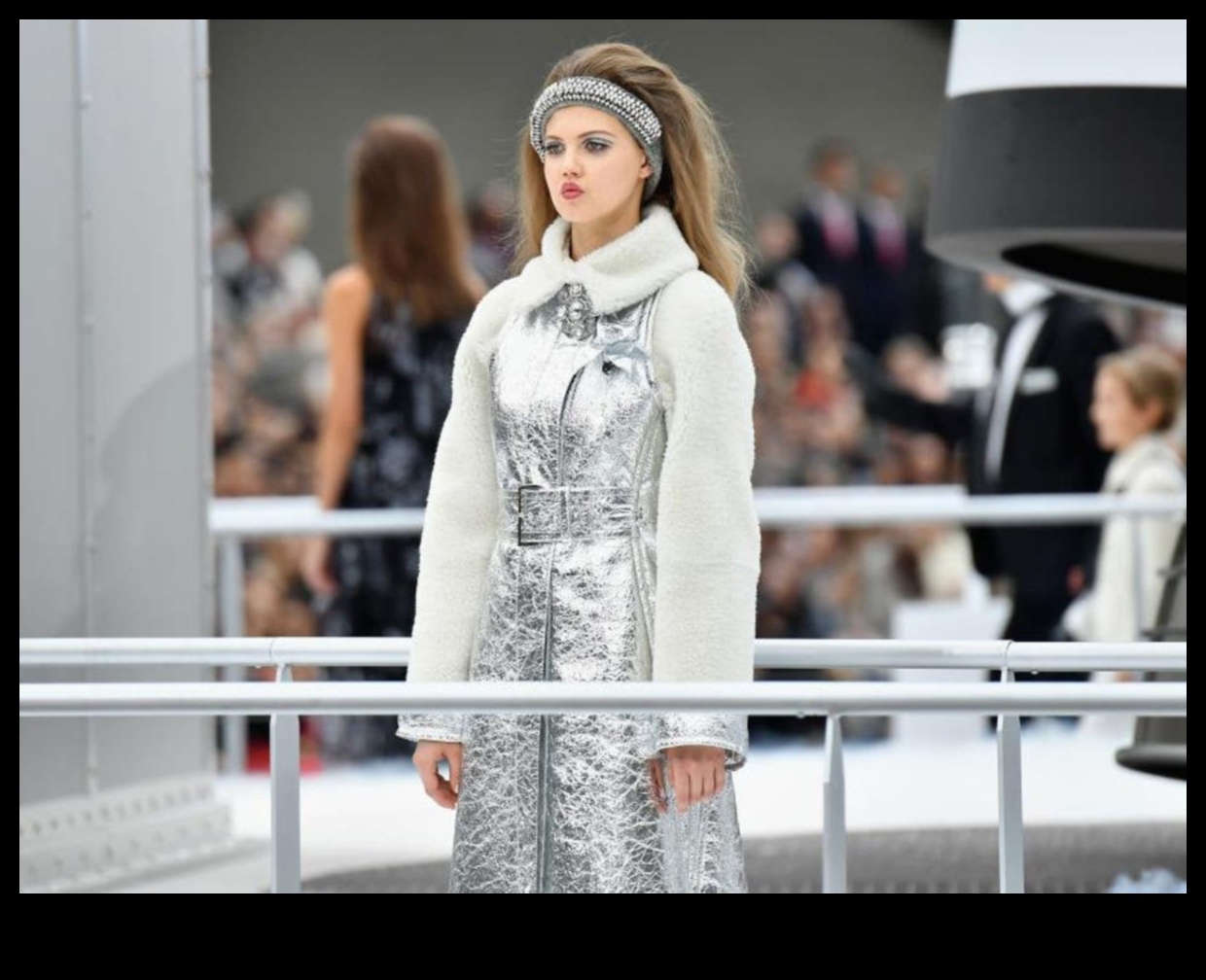 פוטוריזם מזדמן: תלבושות מודרניות לשיק יומיומי