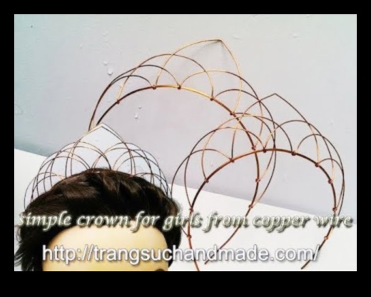 כתר עטוף בחוט עשה זאת בעצמך מדריך שלב אחר שלב 3 כתרים עטופים בחוט גחמני: אביזרי עשה זאת בעצמך עבור Royal Vibes