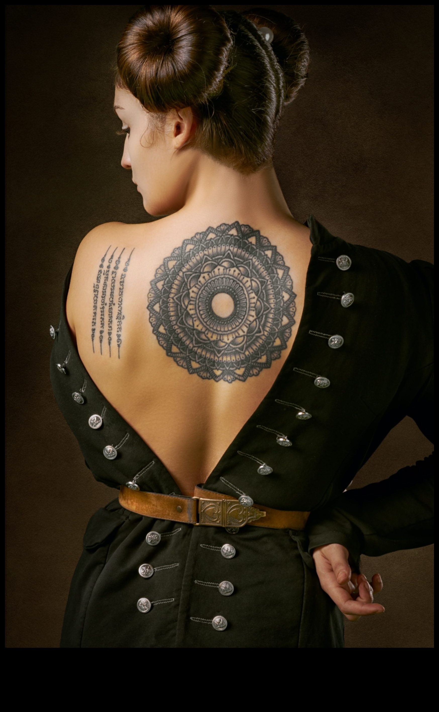 כרוניקות דיו: נרטיבים מעוצבים בקעקועים מפוסלים