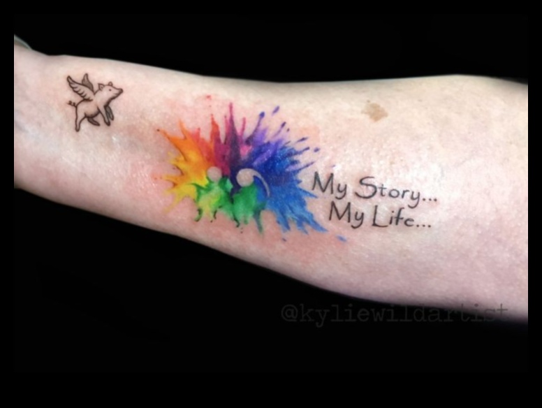 צלול לתוך Chroma: קעקועים בצבעי מים שמספרים סיפורים