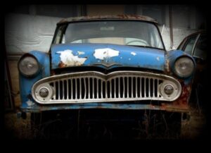 אלגנטיות וינטג': הפיתוי המתמשך של מכוניות קלאסיות