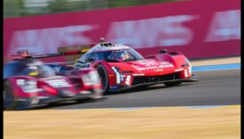 מנגינות המסלול: הסימפוניה של מנועי מכוניות ספורט בפעולה