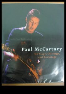 Backstage Chronicles: סיפורים שסופרו על הקנבס הגדול שלך