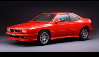 סמלי נתיב מהיר: מכוניות ספורט שמשאירות רושם מתמשך