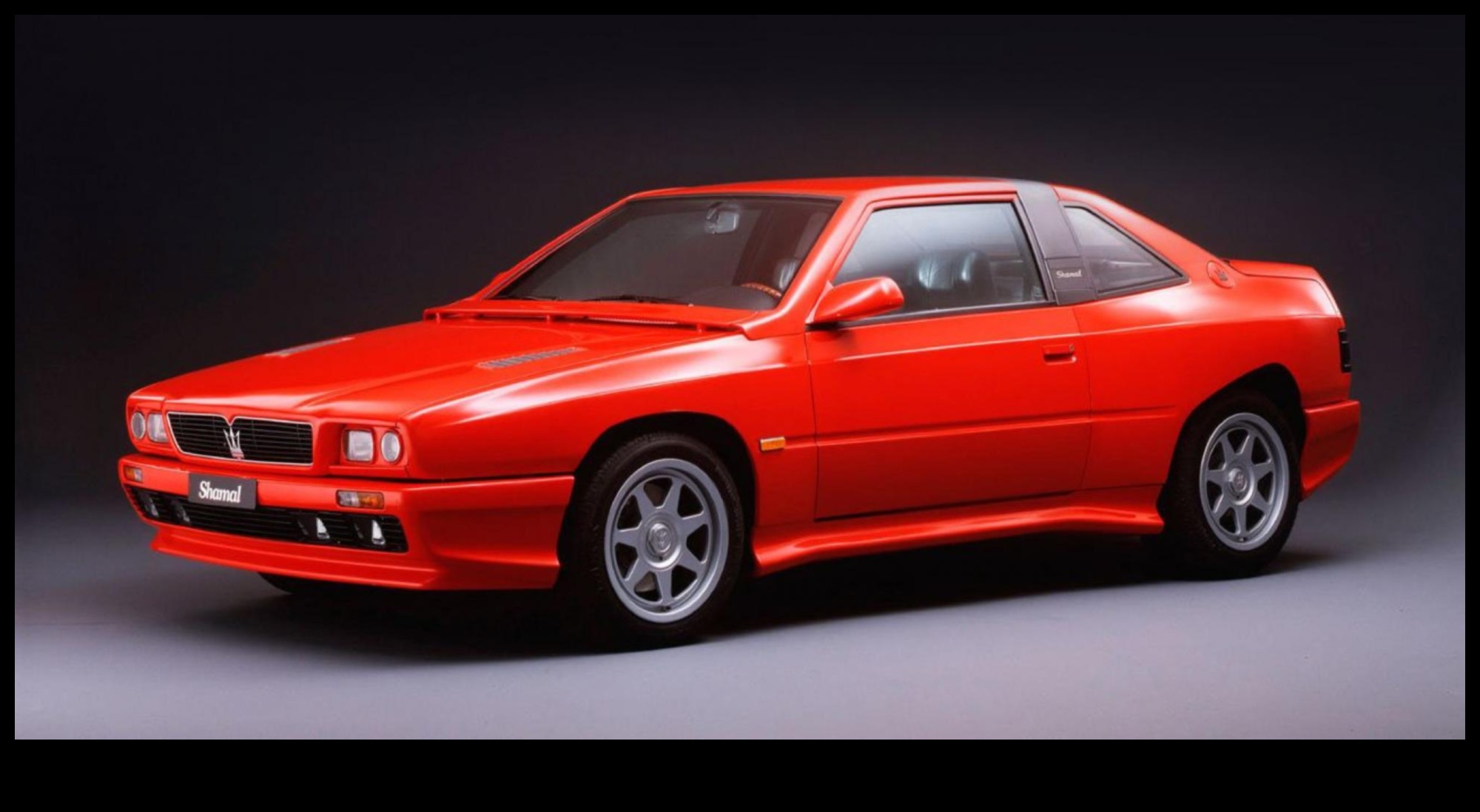 סמלי נתיב מהיר: מכוניות ספורט שמשאירות רושם מתמשך