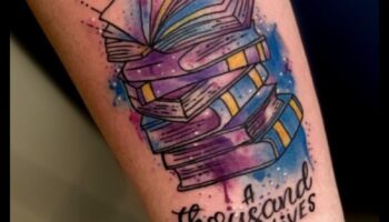 צלול לתוך Chroma: קעקועים בצבעי מים שמספרים סיפורים