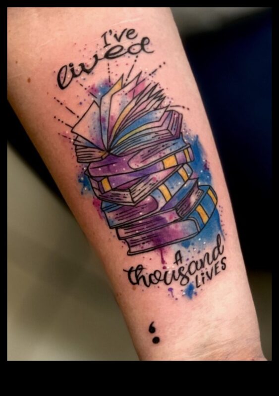 צלול לתוך Chroma: קעקועים בצבעי מים שמספרים סיפורים