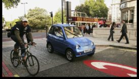 רחובות שקטים: האלגנטיות השקטה של ​​מכוניות חשמליות בסביבה עירונית